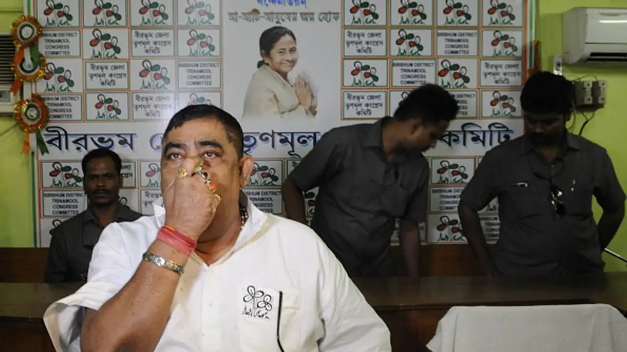 শনির ফাঁড়া অনুব্রত মণ্ডলের মাথায়, হাসপাতাল থেকে ছাড়ার পরেই সিবিআইয়ের তলব শনির ফাঁড়া অনুব্রত মণ্ডলের মাথায়, হাসপাতাল থেকে ছাড়ার পরেই সিবিআইয়ের তলব