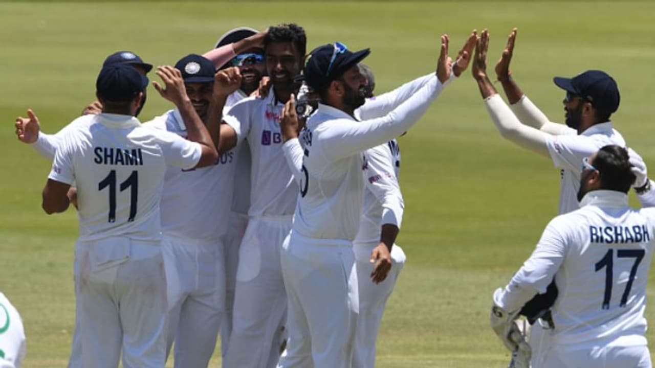 India vs South Africa: 3வது டெஸ்ட் போட்டிக்கான இந்திய அணியில் 2 அதிரடி மாற்றங்கள்..! கவாஸ்கர் அதிரடி India vs South Africa: 3வது டெஸ்ட் போட்டிக்கான இந்திய அணியில் 2 அதிரடி மாற்றங்கள்..! கவாஸ்கர் அதிரடி