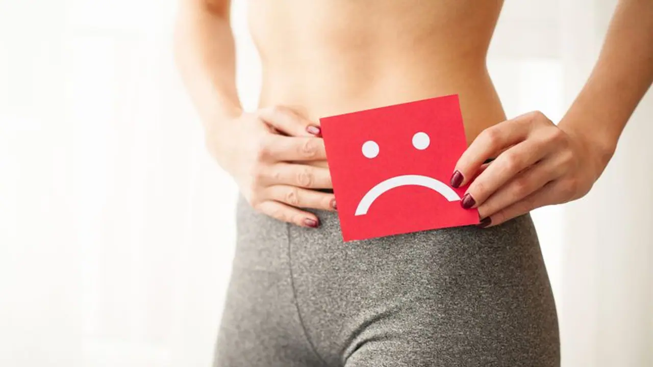 Vaginal Discharge : യോനിയിൽ നിന്നും മഞ്ഞനിറത്തിലുള്ള ഡിസ്ചാർജ്, ദുർഗന്ധം; കാരണം ഇതാകാം Vaginal Discharge : യോനിയിൽ നിന്നും മഞ്ഞനിറത്തിലുള്ള ഡിസ്ചാർജ്, ദുർഗന്ധം; കാരണം ഇതാകാം