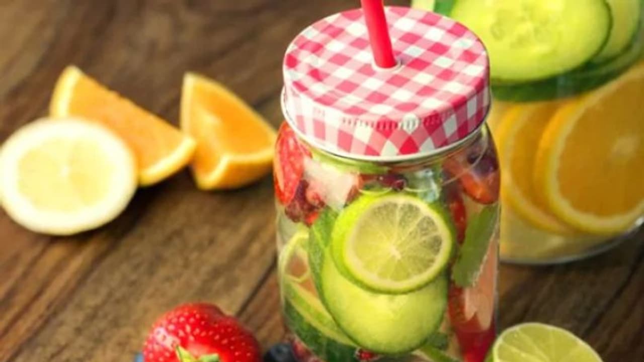 Weight Loss Drinks : വണ്ണം കുറയ്ക്കണോ? എങ്കില്‍ കുടിക്കാം കലോറി കുറഞ്ഞ ഈ പാനീയങ്ങൾ...