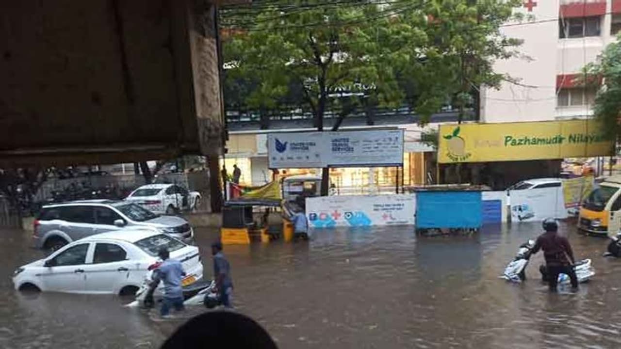 Chennai Rain: 4 மாவட்ட அரசு அலுவலகங்கள், பள்ளி, கல்லூரிகளுக்கு இன்று விடுமுறை.. முதல்வர் ஸ்டாலின் அறிவிப்பு.!