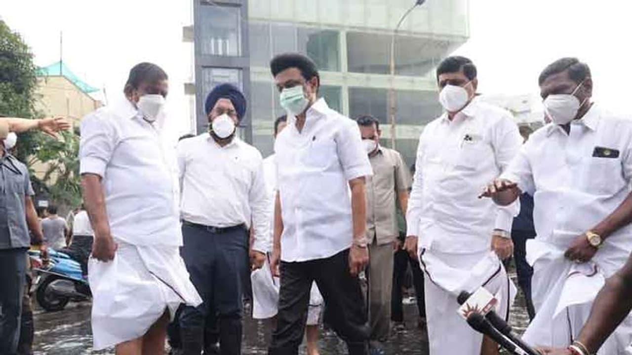 Chennai Rain: நேரடியாக நானும் களத்தில் இறங்கிவிட்டேன்.. கவலைப்படாதீங்க.. பம்பரமாக சூழலும் முதல்வர் ஸ்டாலின்..!
