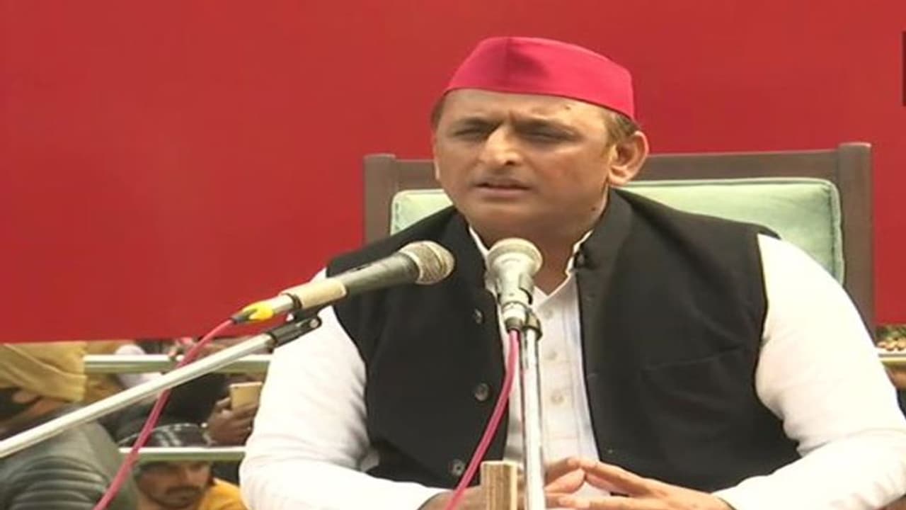 पुष्पराज के घर IT रेड पर भड़के अखिलेश, कहा नफरत की दुर्गंध फैलाने वाले, सौहार्द की सुगंध नहीं पसंद कर सकते पुष्पराज के घर IT रेड पर भड़के अखिलेश, कहा नफरत की दुर्गंध फैलाने वाले, सौहार्द की सुगंध नहीं पसंद कर सकते