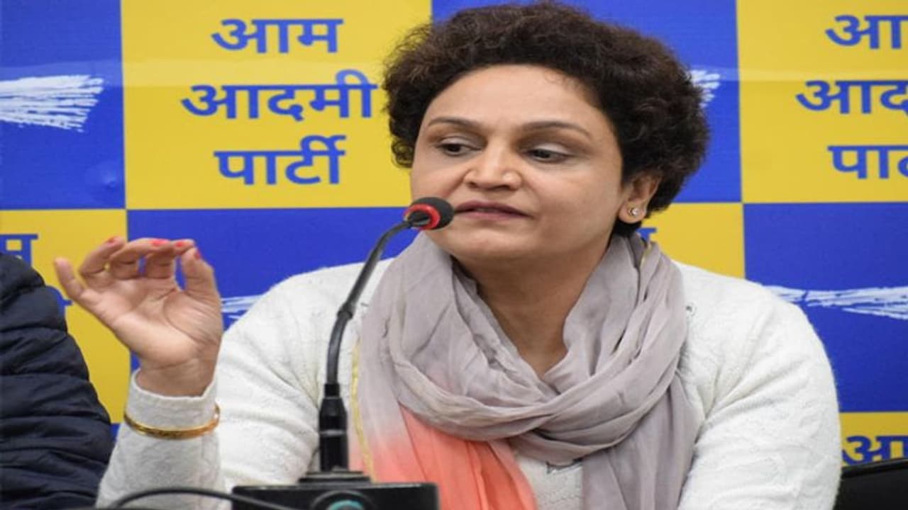 वीरेंद्र सहवाग की बहन अंजू सहवाग आम आदमी पार्टी में शामिल, AAP बोली अब निगम चुनाव में मजबूती मिलेगी