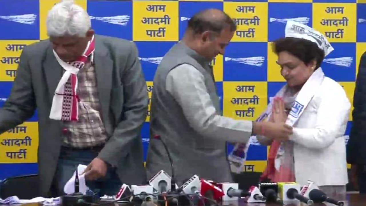 दिल्ली में आम आदमी पार्टी को ज्वाइन करने वाली अंजू सहवाग क्यों है पार्टी के लिए खास? दिल्ली में आम आदमी पार्टी को ज्वाइन करने वाली अंजू सहवाग क्यों है पार्टी के लिए खास?