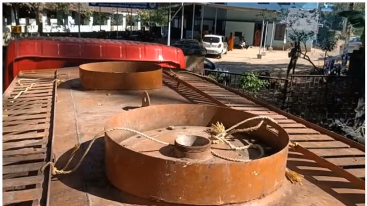 കൊല്ലത്ത് കക്കൂസ് മാലിന്യം തള്ളാന് എത്തിയ മൂന്നംഗ സംഘം പിടിയില് കൊല്ലത്ത് കക്കൂസ് മാലിന്യം തള്ളാന് എത്തിയ മൂന്നംഗ സംഘം പിടിയില്