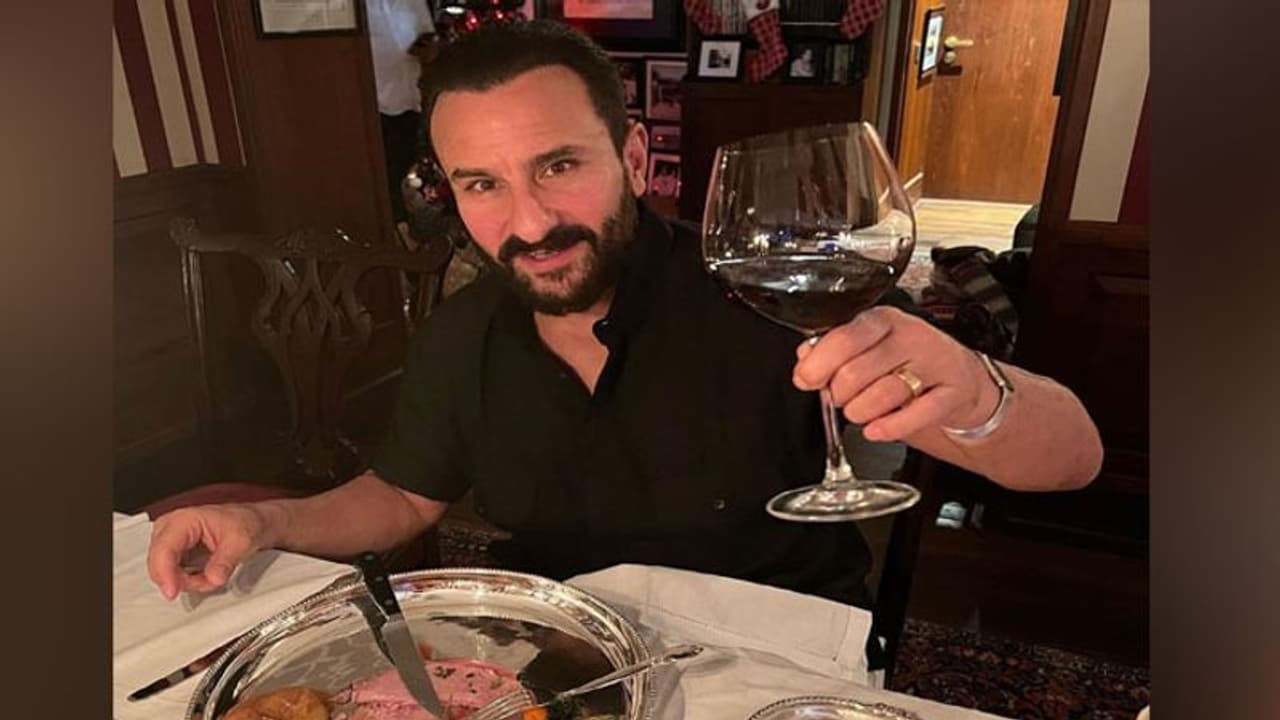 Bollywood Couple: আপনার আমার টাকায় উপার্জন করেন এই পাঁচ বলিউড দম্পতি Bollywood Couple: আপনার আমার টাকায় উপার্জন করেন এই পাঁচ বলিউড দম্পতি