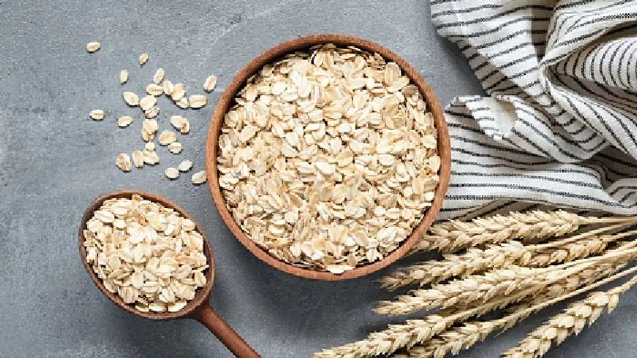 রূপচর্চায় ওটসের ব্যবহার বেশ প্রচলিত, এবার ব্যবহার করুন এই পাঁচটি বিশেষ প্যাক, মিলবে উপকার রূপচর্চায় ওটসের ব্যবহার বেশ প্রচলিত, এবার ব্যবহার করুন এই পাঁচটি বিশেষ প্যাক, মিলবে উপকার