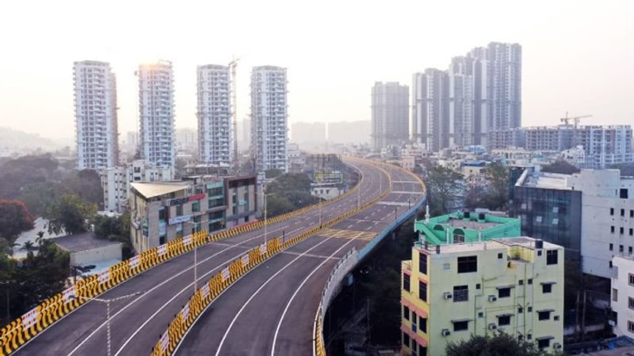 షేక్పేట్ ఫ్లై ఓవర్ ప్రారంభించిన కేటీఆర్.. ఆ రోడ్లు తెరిపించాలని కేంద్ర మంత్రి కిషన్రెడ్డికి రిక్వెస్ట్ షేక్పేట్ ఫ్లై ఓవర్ ప్రారంభించిన కేటీఆర్.. ఆ రోడ్లు తెరిపించాలని కేంద్ర మంత్రి కిషన్రెడ్డికి రిక్వెస్ట్