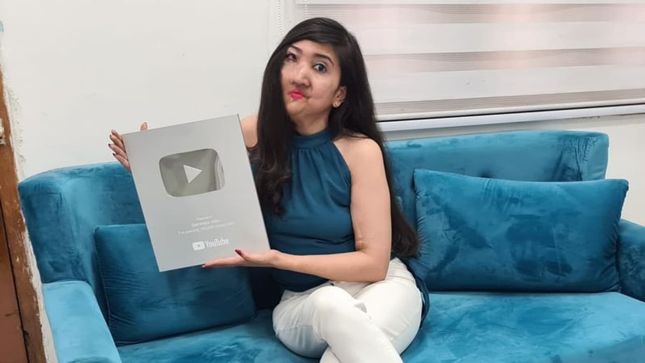 Positive Story : ആരും തളര്ന്നുപോവുന്ന ഒരു രോഗത്തെ കൂളായി കീഴടക്കിയ ഒരു പെണ്കുട്ടി Positive Story : ആരും തളര്ന്നുപോവുന്ന ഒരു രോഗത്തെ കൂളായി കീഴടക്കിയ ഒരു പെണ്കുട്ടി