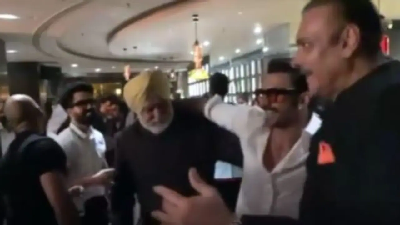 टीम इंडिया के पूर्व कोच रवि शास्त्री संग थिरकते नजर आए अभिनेता रणवीर सिंह टीम इंडिया के पूर्व कोच रवि शास्त्री संग थिरकते नजर आए अभिनेता रणवीर सिंह