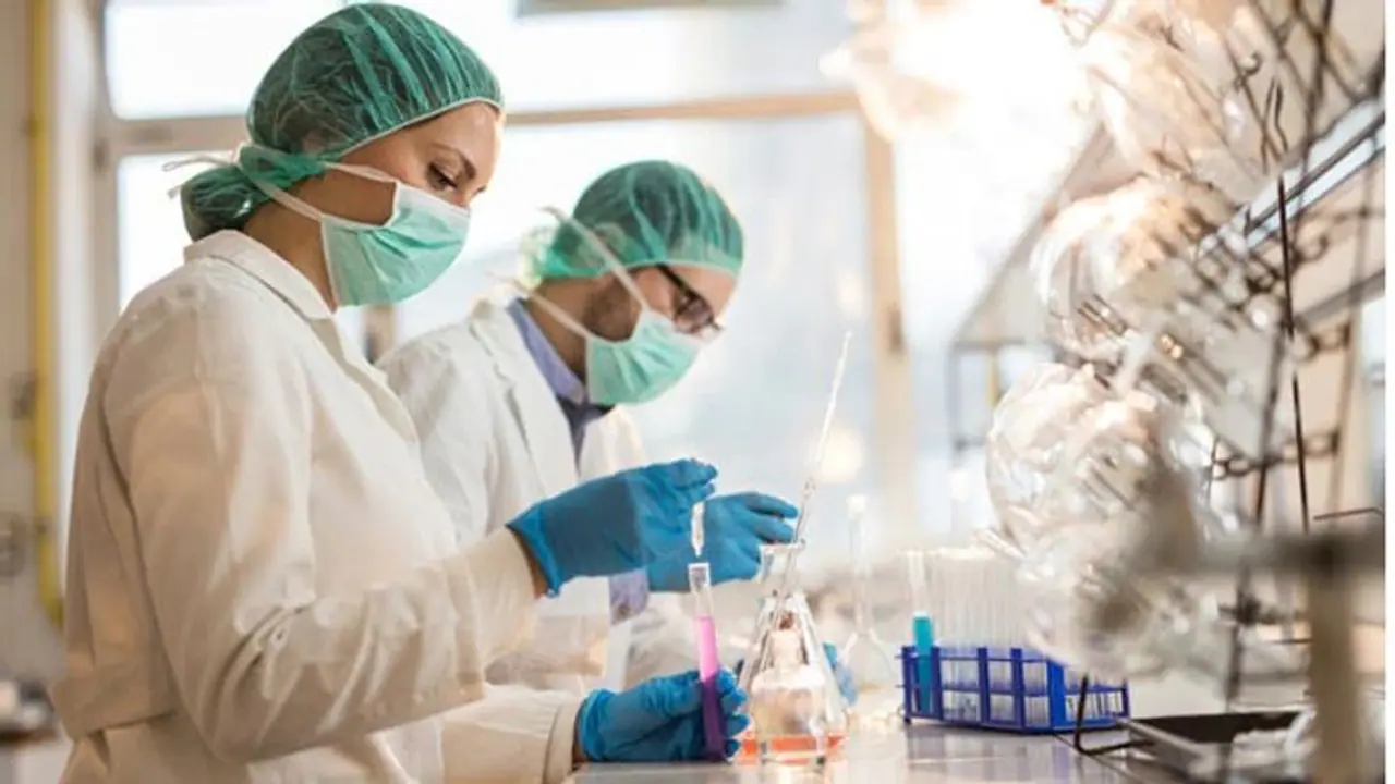 வைரஸ் தான் இயற்கையான தடுப்பூசி..?! ஒமைக்ரானை கொண்டாடும் நாடுகள்.. மருத்துவர்கள் சொல்வது என்ன..?