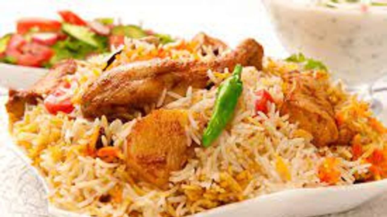 Chicken Biryani: சென்னையில் அதிர்ச்சி.. சிக்கன் பிரியாணி சாப்பிட்ட இளம் இயக்குநர் மயங்கி விழுந்து உயிரிழப்பு.! Chicken Biryani: சென்னையில் அதிர்ச்சி.. சிக்கன் பிரியாணி சாப்பிட்ட இளம் இயக்குநர் மயங்கி விழுந்து உயிரிழப்பு.!