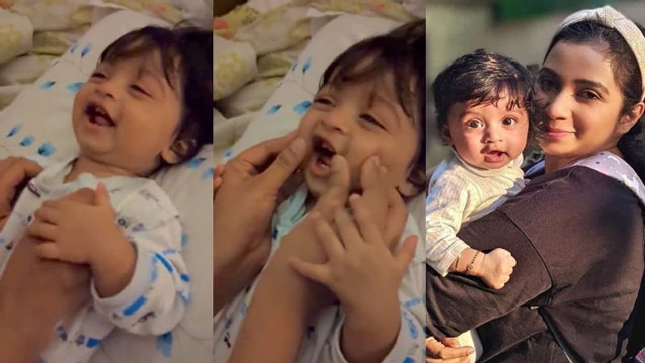 Shreya Ghoshal ने शेयर किया बेटे का क्यूट वीडियो, मां ने की गुदगुदी तो खिलखिलाकर हंसा देवयान Shreya Ghoshal ने शेयर किया बेटे का क्यूट वीडियो, मां ने की गुदगुदी तो खिलखिलाकर हंसा देवयान