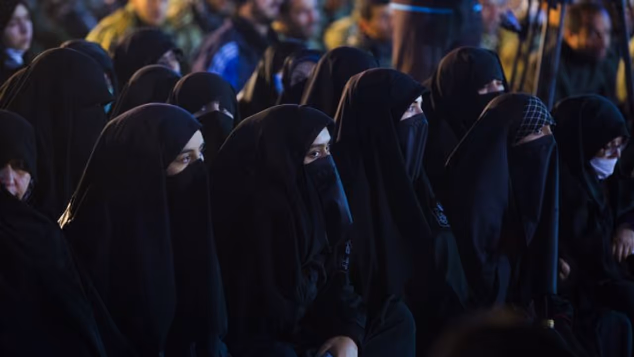 முஸ்லிம் பெண்களுக்கு விவாகரத்து செய்யும் உரிமை உள்ளது.. இந்த சட்டம் பற்றி தெரியுமா? முஸ்லிம் பெண்களுக்கு விவாகரத்து செய்யும் உரிமை உள்ளது.. இந்த சட்டம் பற்றி தெரியுமா?