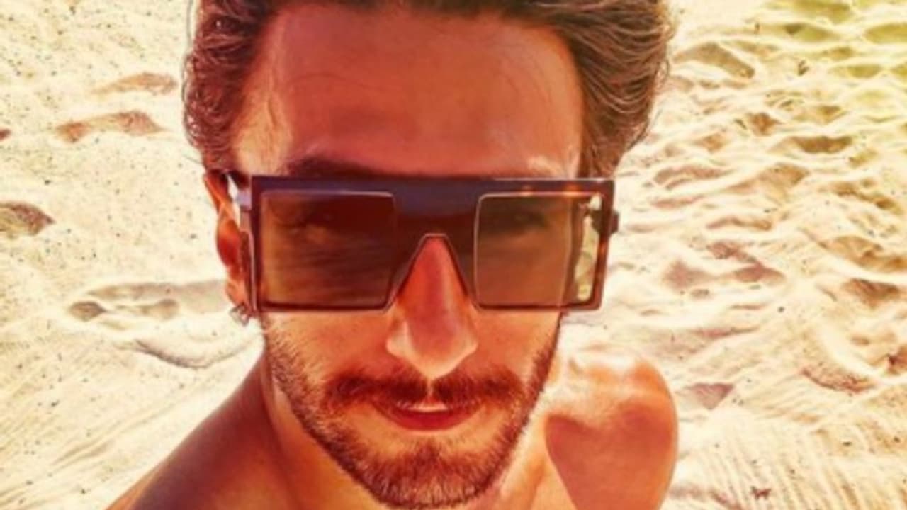 Ranveer Singh : 'പുതുവര്ഷത്തെ ആദ്യ ദിവസം', ഫോട്ടോകള് പങ്കുവെച്ച് രണ്വീര് സിംഗ് Ranveer Singh : 'പുതുവര്ഷത്തെ ആദ്യ ദിവസം', ഫോട്ടോകള് പങ്കുവെച്ച് രണ്വീര് സിംഗ്