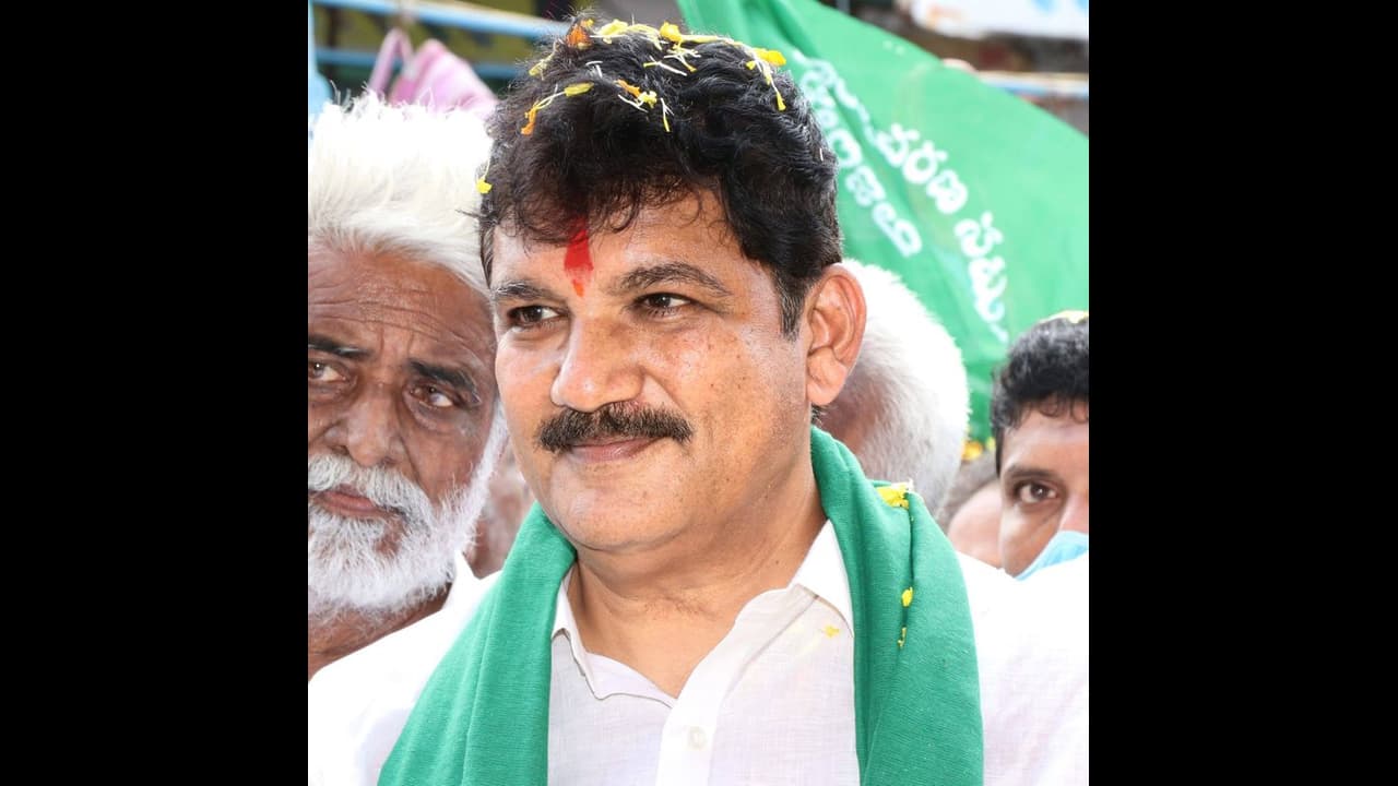 సీఎం జగన్ పత్తిపాడు పర్యటన అబద్దాలకు కేరాఫ్ గా మారింది టీడీపీ నాయకుడు ధూళిపాళ్ళ నరేంద్ర కుమార్ సీఎం జగన్ పత్తిపాడు పర్యటన అబద్దాలకు కేరాఫ్ గా మారింది టీడీపీ నాయకుడు ధూళిపాళ్ళ నరేంద్ర కుమార్