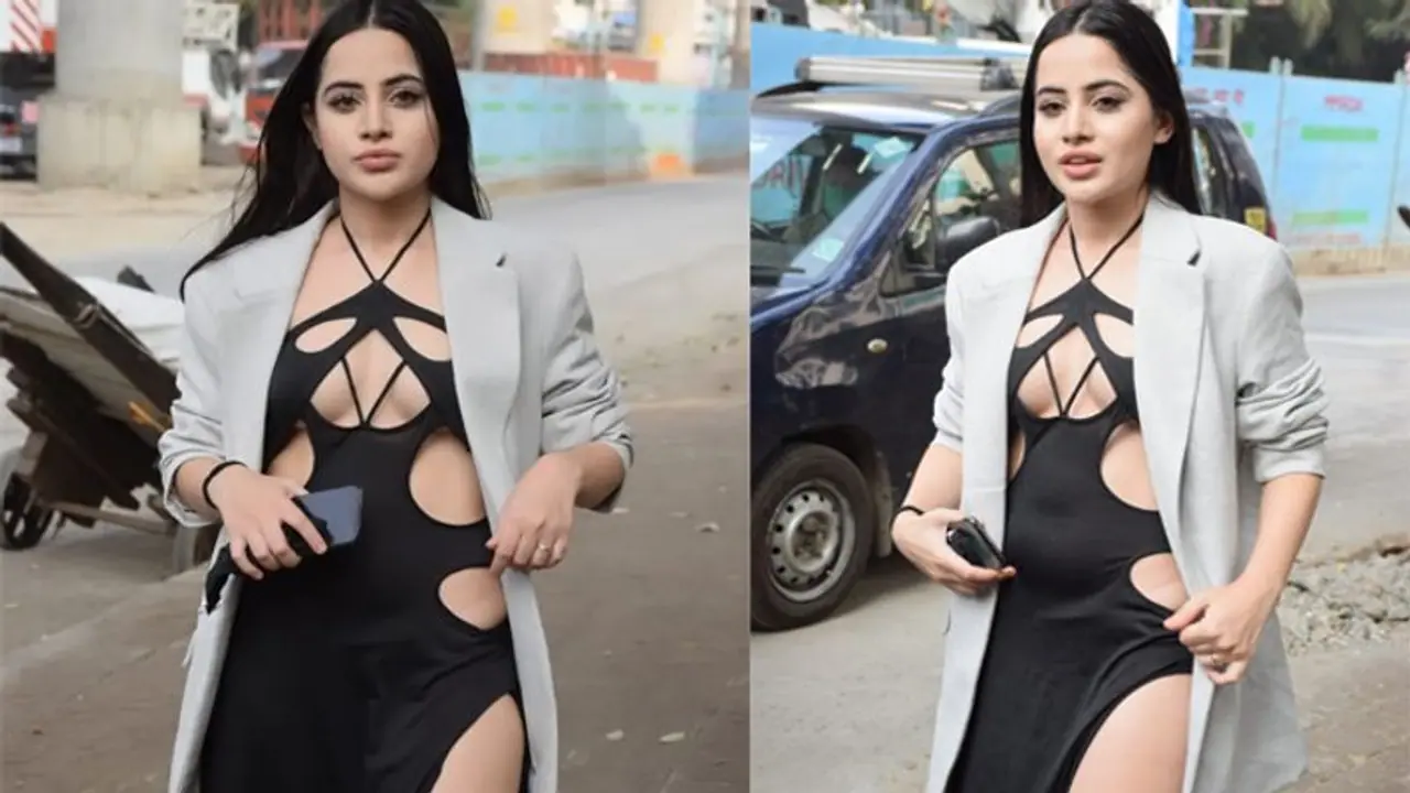कटी फटी ड्रेस में जिस्म की नुमाइश करती दिखी Urfi Javed, एक बोला कोई इसे दर्जी का नंबर दे दो भाई कटी फटी ड्रेस में जिस्म की नुमाइश करती दिखी Urfi Javed, एक बोला कोई इसे दर्जी का नंबर दे दो भाई