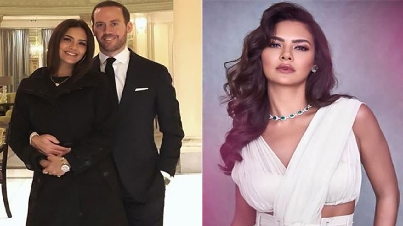 नए साल पर रोमांटिक हुई 'जन्नत' की एक्ट्रेस Esha Gupta, ब्वॉयफ्रेंड को किया Kiss नए साल पर रोमांटिक हुई 'जन्नत' की एक्ट्रेस Esha Gupta, ब्वॉयफ्रेंड को किया Kiss