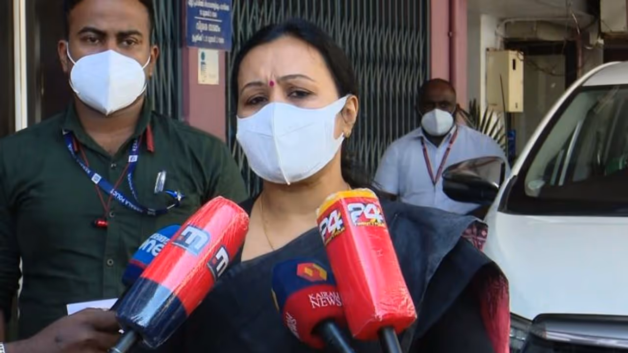 'അല്പം ശ്രദ്ധ ആരോഗ്യം ഉറപ്പ്' ആറ് മാസം കൊണ്ട് 50 ലക്ഷം പേര്ക്ക് ജീവിതശൈലീ രോഗ സ്ക്രീനിംഗ് 'അല്പം ശ്രദ്ധ ആരോഗ്യം ഉറപ്പ്' ആറ് മാസം കൊണ്ട് 50 ലക്ഷം പേര്ക്ക് ജീവിതശൈലീ രോഗ സ്ക്രീനിംഗ്