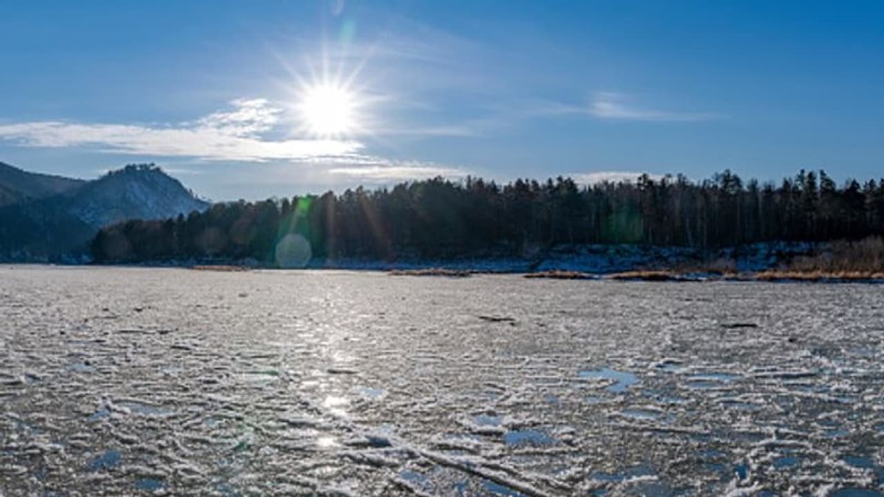 Viral Video: ফ্রাজিল বরফ শুষে নিল শেষ জলধারাটি, এক মিনিটের ভিডিও দেখে অবাক নেটিজেনরা Viral Video: ফ্রাজিল বরফ শুষে নিল শেষ জলধারাটি, এক মিনিটের ভিডিও দেখে অবাক নেটিজেনরা