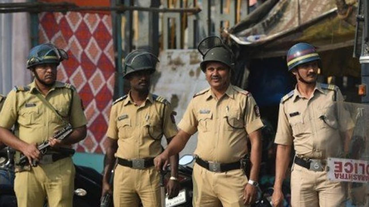 धर्मांतरण को लेकर बेलागावी में पादरी परिवार पर हमला, 7 लोगों के खिलाफ FIR दर्ज धर्मांतरण को लेकर बेलागावी में पादरी परिवार पर हमला, 7 लोगों के खिलाफ FIR दर्ज
