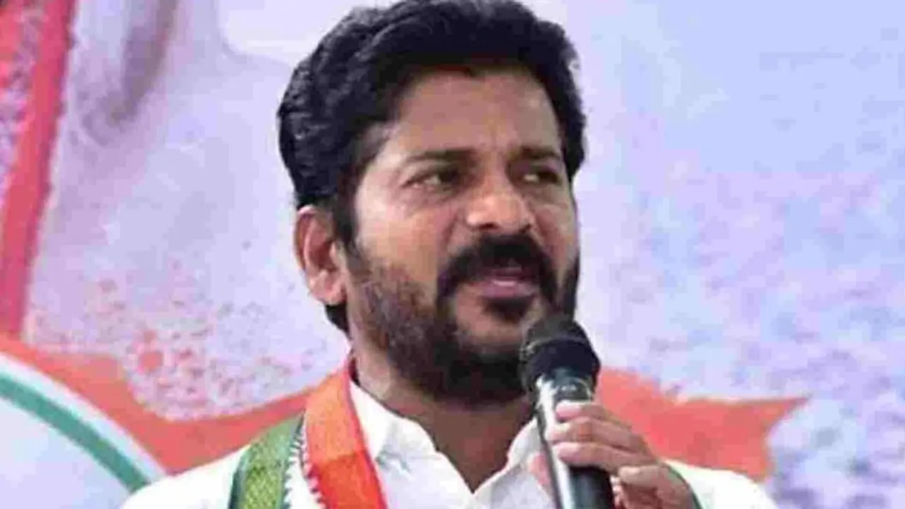 టీఎస్‌పీఎస్సీ పేపర్ లీక్ దర్యాప్తు.. రేవంత్ రెడ్డికి నోటీసులు జారీ చేసిన సిట్.. పూర్తి వివరాలు ఇవే..  