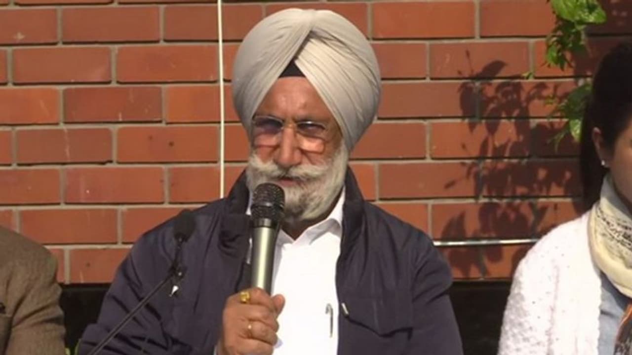 पंजाब कांग्रेस में नई दरार, रंधावा बोले जबसे मैं गृह मंत्री बना तब से सिद्धू मुझसे नाराज हैं पंजाब कांग्रेस में नई दरार, रंधावा बोले जबसे मैं गृह मंत्री बना तब से सिद्धू मुझसे नाराज हैं