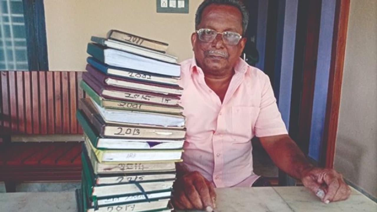 Diary note : ഹുസൈന് അലിയുടെ 25 വര്ഷം മുടങ്ങാത്ത ഡയറിക്കുറിപ്പുകള് Diary note : ഹുസൈന് അലിയുടെ 25 വര്ഷം മുടങ്ങാത്ത ഡയറിക്കുറിപ്പുകള്