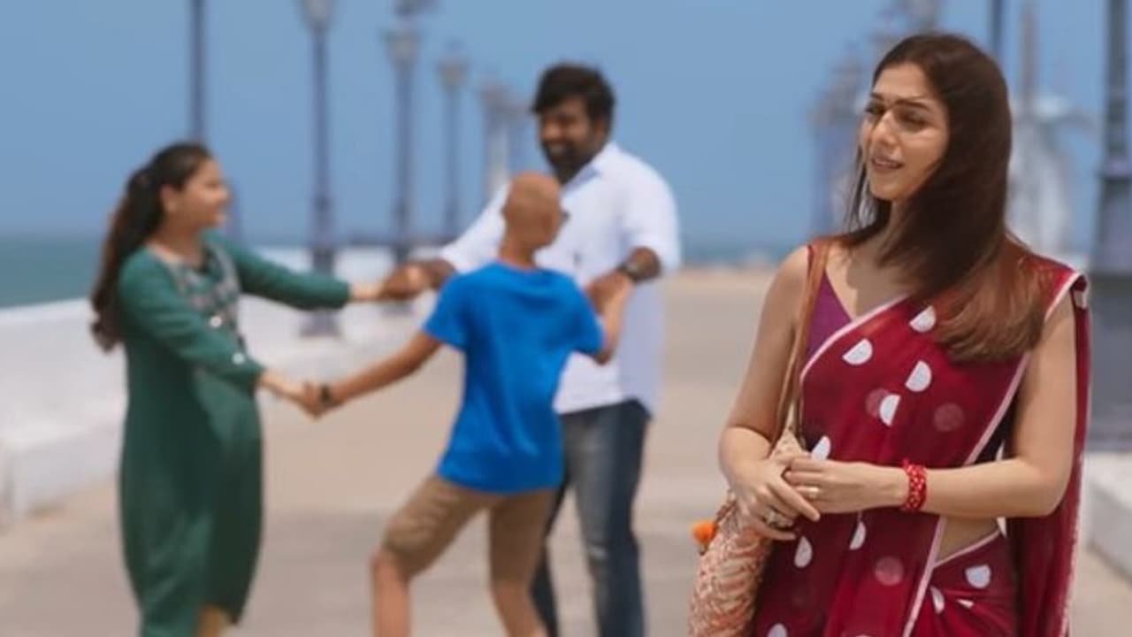 இரண்டு பிள்ளைகளுக்கு தாயாக நயன்தாரா.... ஒரு தலை காதலில் நாயகன்.. KRK ல் இருந்து வெளியான பாடல்.. இரண்டு பிள்ளைகளுக்கு தாயாக நயன்தாரா.... ஒரு தலை காதலில் நாயகன்.. KRK ல் இருந்து வெளியான பாடல்..