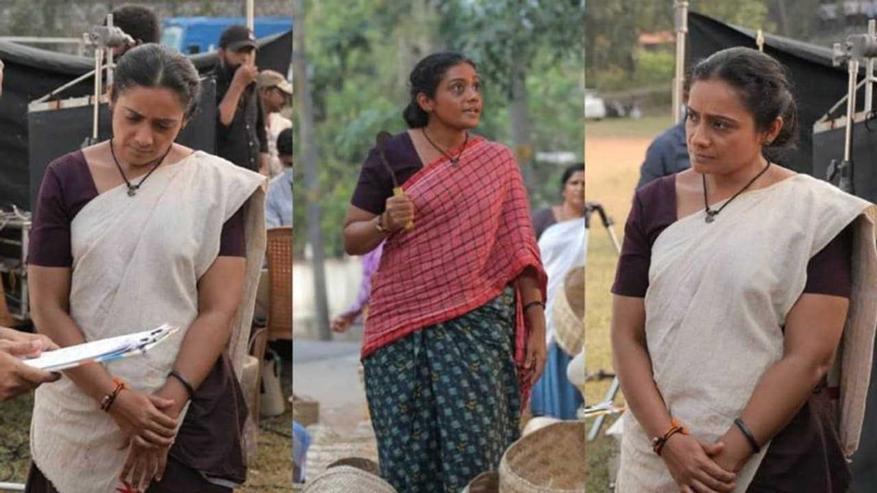 Kudumbavilakku Serial : ഇത് കുടുംബവിളക്കിലെ സുമിത്രയുടെ പുതിയ ലുക്കോ ? Kudumbavilakku Serial : ഇത് കുടുംബവിളക്കിലെ സുമിത്രയുടെ പുതിയ ലുക്കോ ?