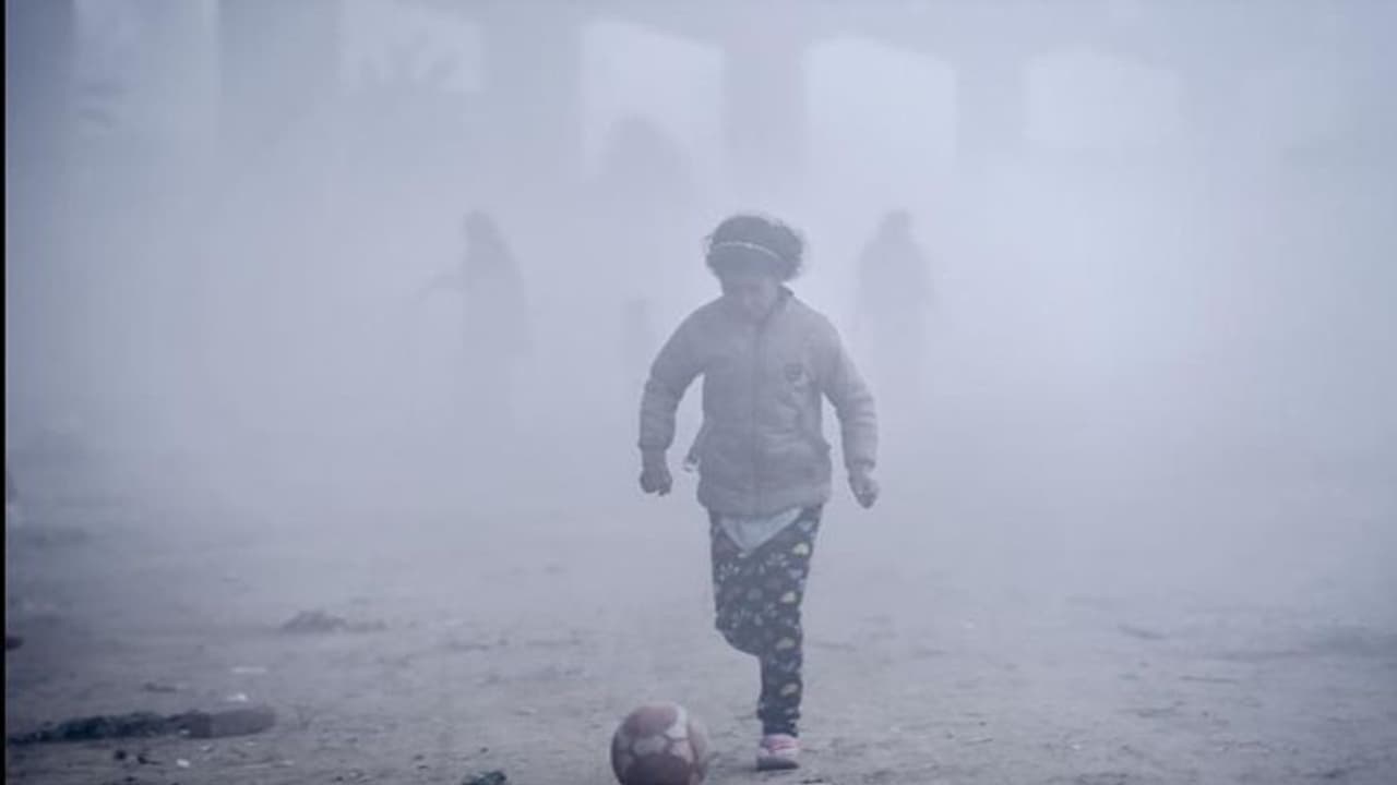 दिल्ली में बारिश से वायु गुणवत्ता में हुआ सुधार, तापमान में गिरावट, कड़ाके की सर्दी