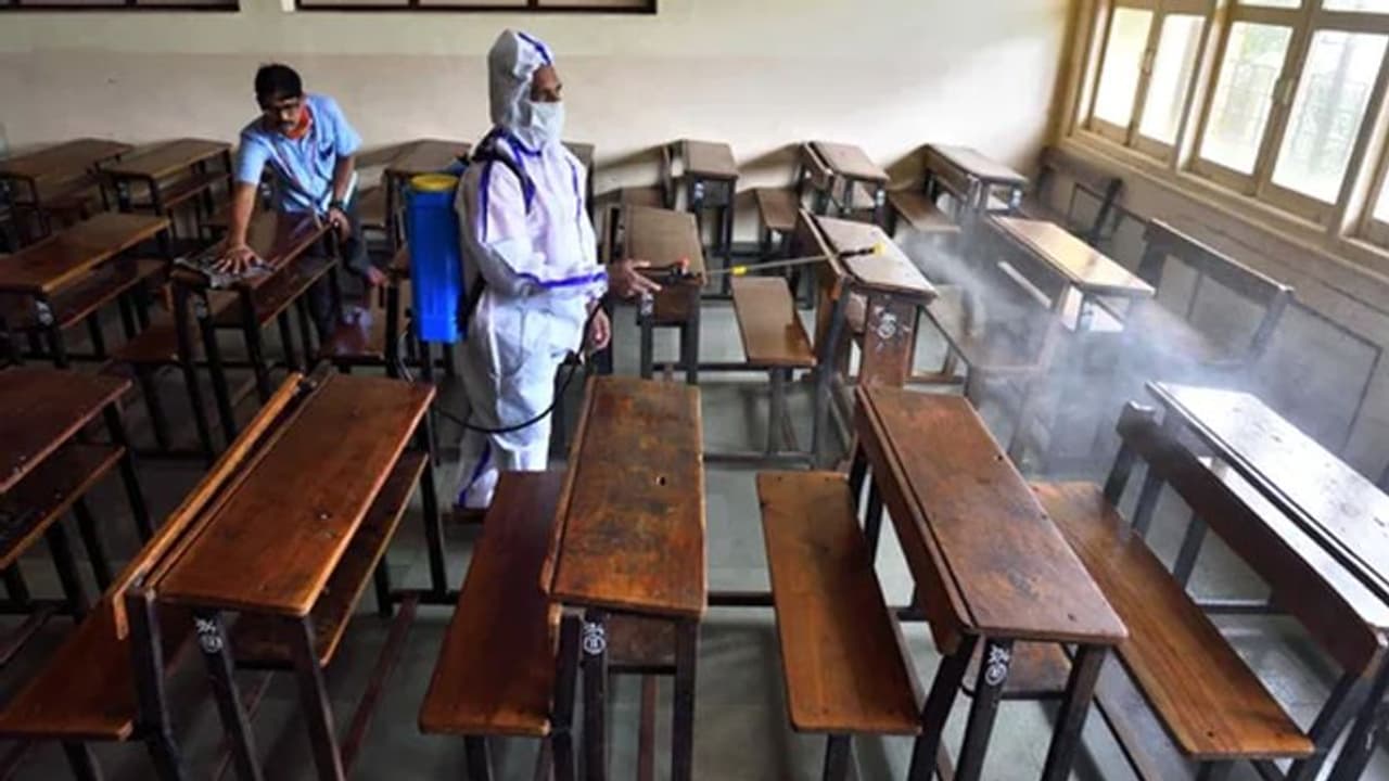 Mumbai में Covid 19 से बिगड़ रहे हालात, 24 घंटे में 15,166 नए केस,हफ्तेभर में 1300 से 15 हजार तक पहुंचा आंकड़ा Mumbai में Covid 19 से बिगड़ रहे हालात, 24 घंटे में 15,166 नए केस,हफ्तेभर में 1300 से 15 हजार तक पहुंचा आंकड़ा