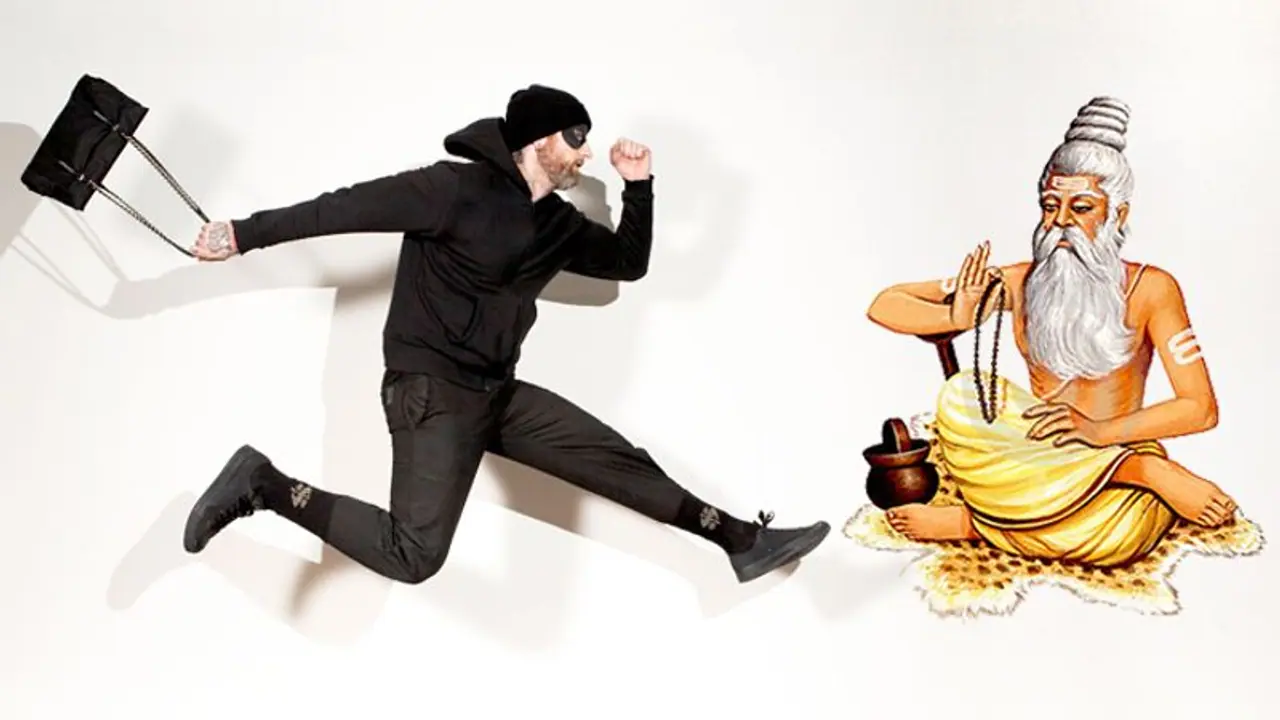 Life Management: आश्रम से सामान उठाकर चोर जाने लगा तो संत की नींद खुल गई…संत ने चोर को सामने देख क्या किया?