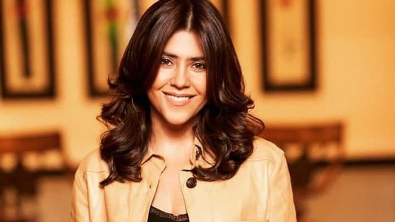 নোংরা ভিডিও দেখিয়ে তরুনদের মন কলুষিত করছেন একতা কাপুর, ধমক খেলেন সুপ্রিম কোর্টের নোংরা ভিডিও দেখিয়ে তরুনদের মন কলুষিত করছেন একতা কাপুর, ধমক খেলেন সুপ্রিম কোর্টের