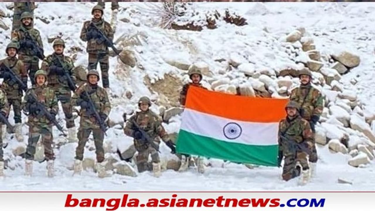 Tiranga flies in Galwan Valley: গালওয়ান নিয়ে চিনের মিথ্যের ঢোল ফাঁসিয়ে দিল ভারতীয় সেনা Tiranga flies in Galwan Valley: গালওয়ান নিয়ে চিনের মিথ্যের ঢোল ফাঁসিয়ে দিল ভারতীয় সেনা