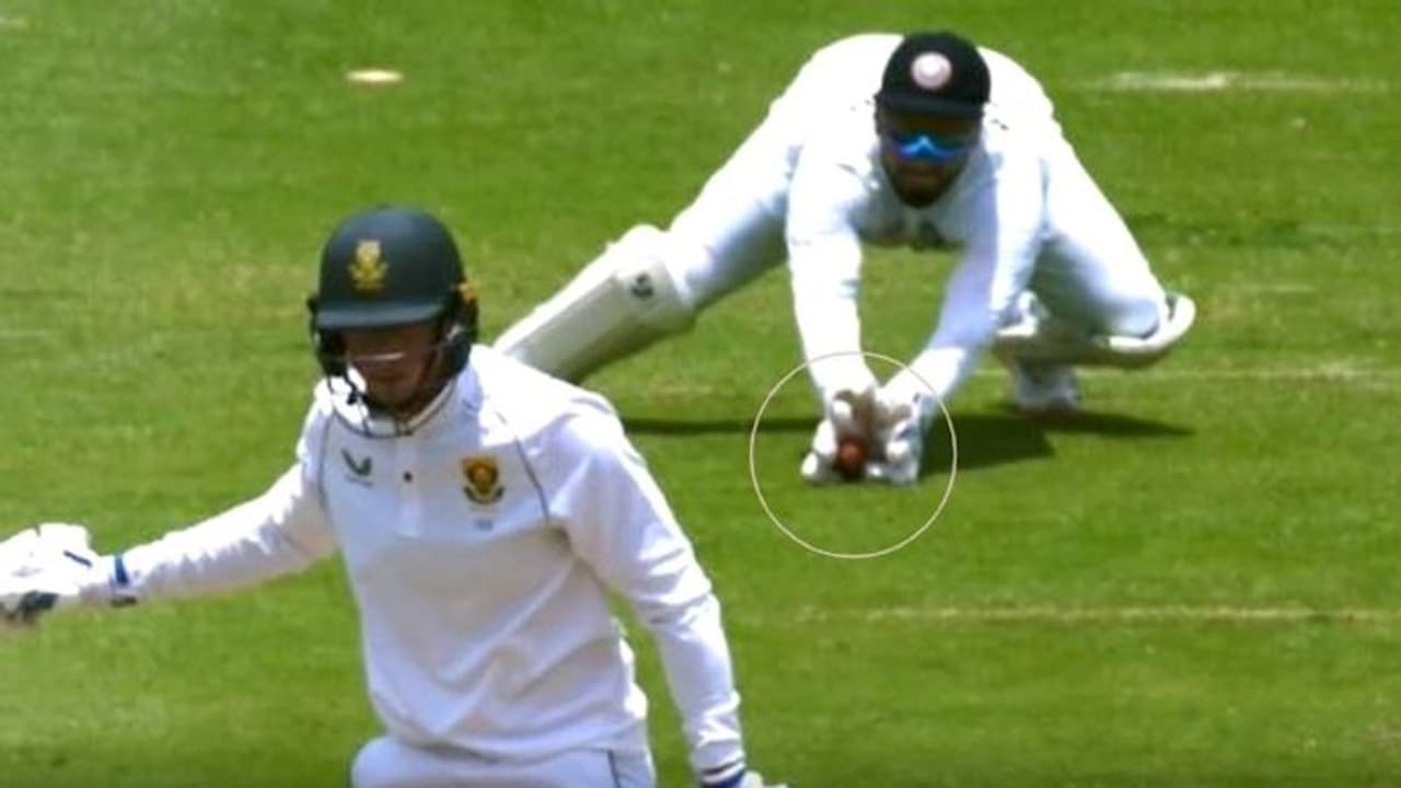 INDvsSA 2nd Test: రెండో టెస్టులో మరో వివాదం... బంతి నేలను తాకిన తర్వాత రిషబ్ పంత్ క్యాచ్ అందుకున్నాడా... INDvsSA 2nd Test: రెండో టెస్టులో మరో వివాదం... బంతి నేలను తాకిన తర్వాత రిషబ్ పంత్ క్యాచ్ అందుకున్నాడా...