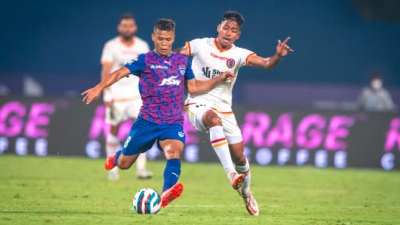 ISL 2021 22: নতুন বছরেও জয় অধরা, ফের এগিয়ে গিয়ে বেঙ্গালুরু বিরুদ্ধে ড্র এসসি ইস্টবেঙ্গলের ISL 2021 22: নতুন বছরেও জয় অধরা, ফের এগিয়ে গিয়ে বেঙ্গালুরু বিরুদ্ধে ড্র এসসি ইস্টবেঙ্গলের
