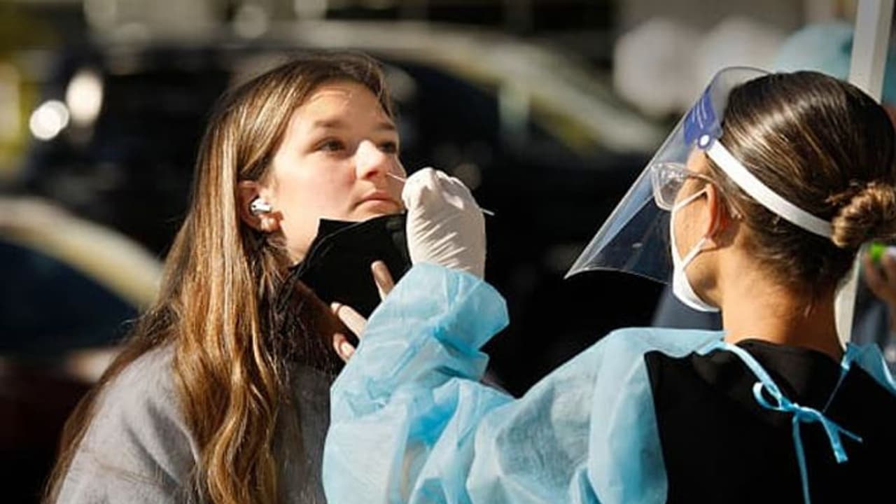 ஓமிக்ரான் முடிவுக்கு வரவில்லை...மீண்டாலும் விடாது துரத்தும் பிரச்சனை...WHO விடுத்துள்ள எச்சரிக்கை..!! ஓமிக்ரான் முடிவுக்கு வரவில்லை...மீண்டாலும் விடாது துரத்தும் பிரச்சனை...WHO விடுத்துள்ள எச்சரிக்கை..!!