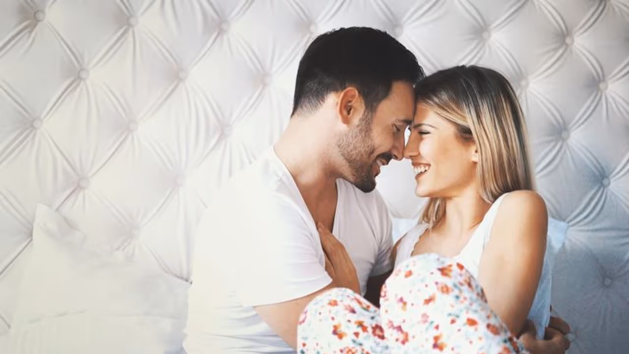 Women's Sexual Health: സ്ത്രീകൾ കൂടുതൽ തവണ സെക്സിലേർപ്പെട്ടാലുള്ള ഗുണം ഇതാണ്; പഠനം പറയുന്നത് Women's Sexual Health: സ്ത്രീകൾ കൂടുതൽ തവണ സെക്സിലേർപ്പെട്ടാലുള്ള ഗുണം ഇതാണ്; പഠനം പറയുന്നത്