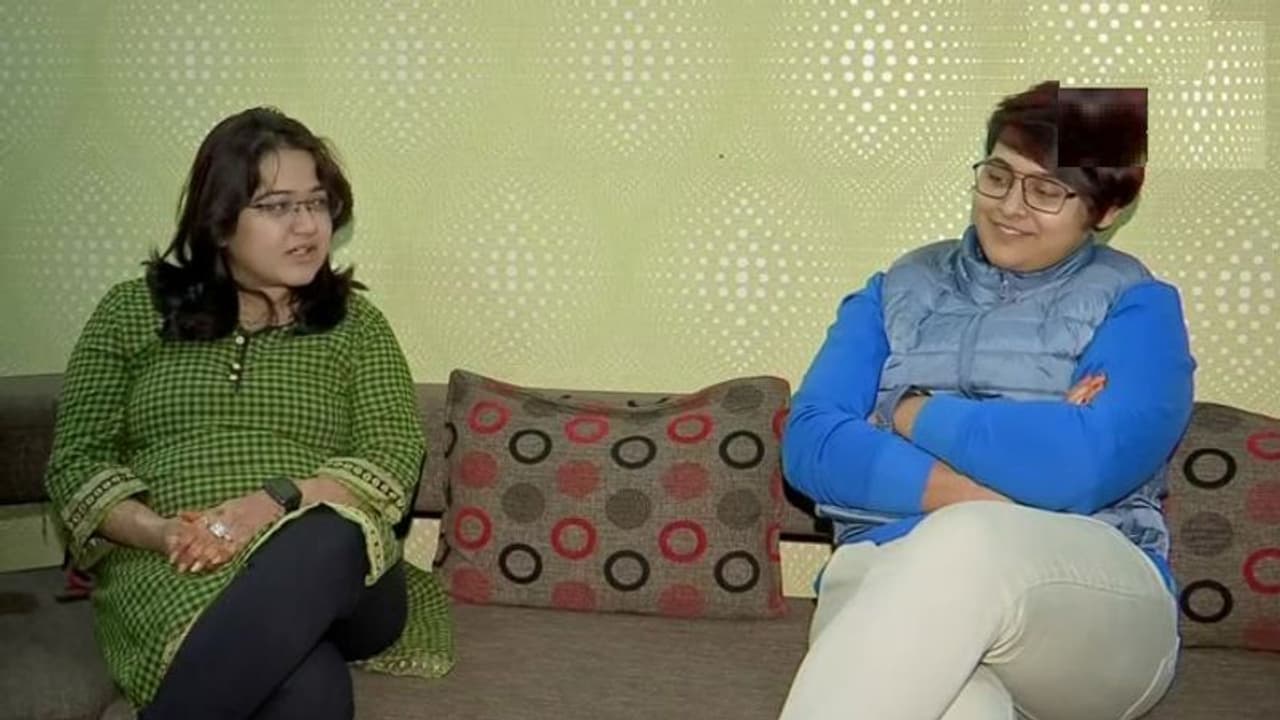 दो लड़कियां और दोनों डॉक्टर, अब एक साथ बिताएंगी जिंदगी, जल्द गोवा में करेंगी शादी दो लड़कियां और दोनों डॉक्टर, अब एक साथ बिताएंगी जिंदगी, जल्द गोवा में करेंगी शादी