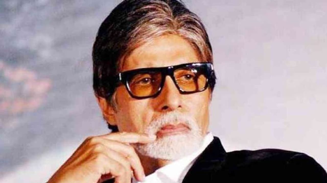 Amitabh Bachchan का घर फिर आया Corona की चपेट में, ये शख्स पाया गया पॉजिटिव, बिग बी ने खुद दी जानकारी Amitabh Bachchan का घर फिर आया Corona की चपेट में, ये शख्स पाया गया पॉजिटिव, बिग बी ने खुद दी जानकारी