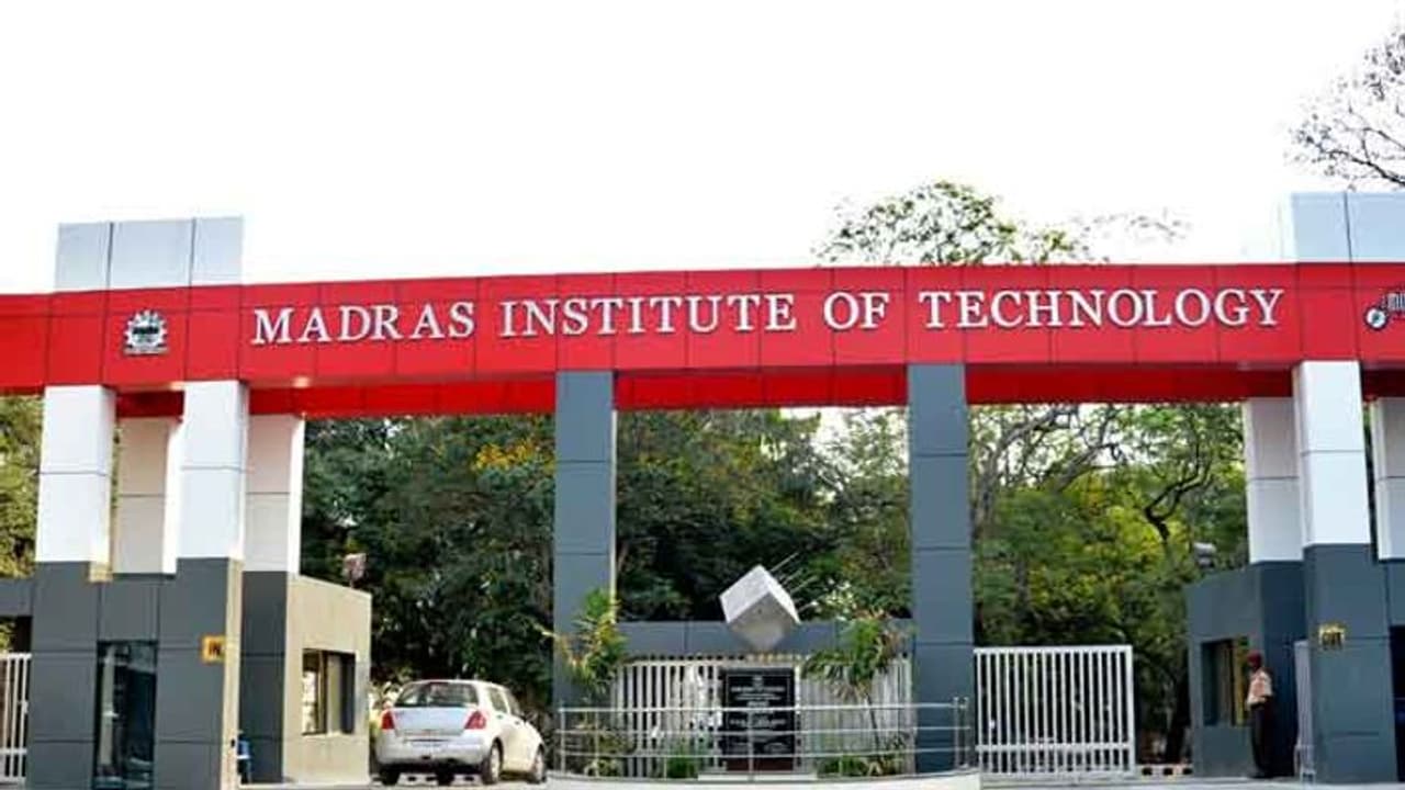Chennai MIT: சென்னை எம்.ஐ.டியில் 67 மாணவர்களுக்கு கொரோனா.. இழுத்து மூடப்பட்ட கல்வி நிறுவனம்..! Chennai MIT: சென்னை எம்.ஐ.டியில் 67 மாணவர்களுக்கு கொரோனா.. இழுத்து மூடப்பட்ட கல்வி நிறுவனம்..!