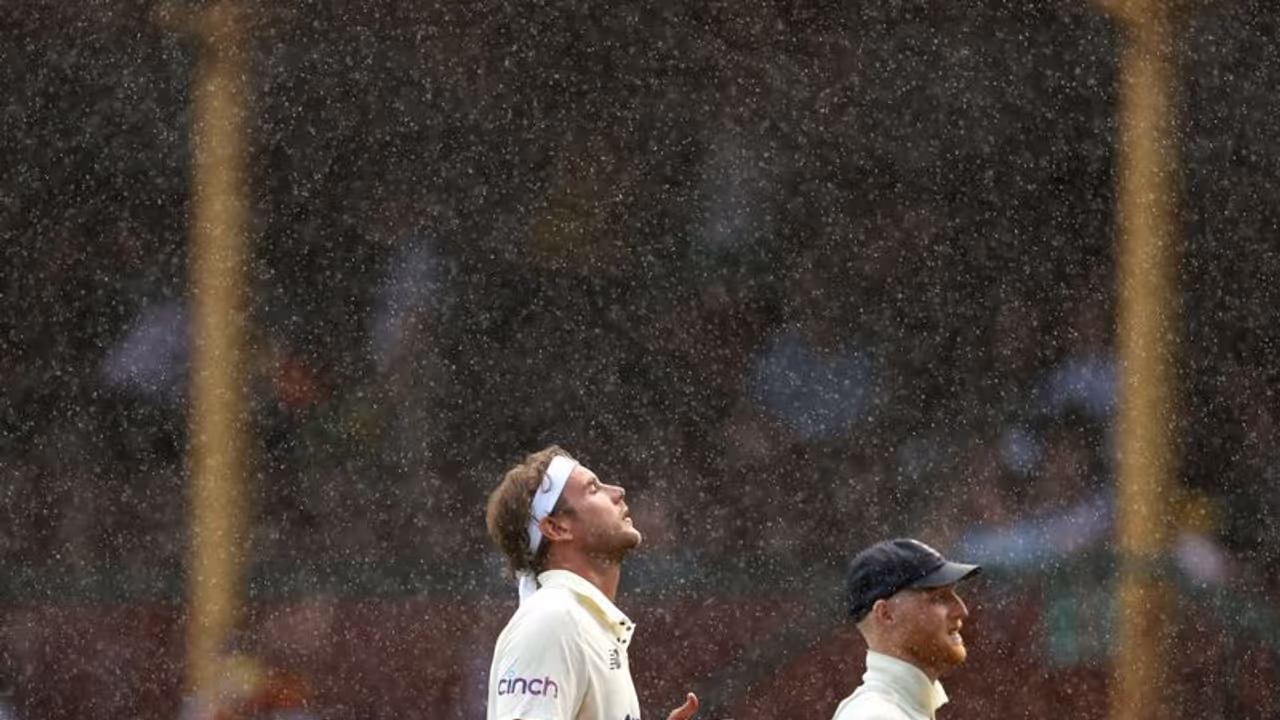 Ashes 2021 22: Talking points from Sydney Test Fans left frustrated with rain marred Day 1 Ashes 2021 22: Talking points from Sydney Test Fans left frustrated with rain marred Day 1