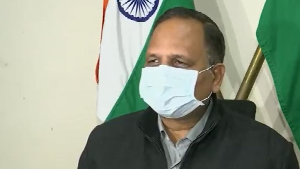 Covid 19 के बीच चुनावी रैली: दिल्ली के हेल्थ मिनिस्टर ने कहा क्या हम चुनाव में प्रचार करना बंद कर दें