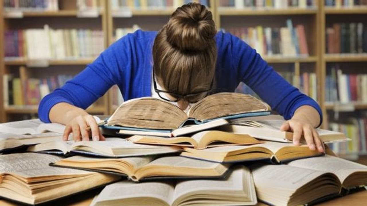 ಬಂದೇ ಬಿಟ್ಟಿತು ಪರೀಕ್ಷೆ; ಮಕ್ಕಳಲ್ಲಿ ಹೆಚ್ಚುವ ಒತ್ತಡ ನಿಯಂತ್ರಿಸೋದು ಹೇಗೆ?