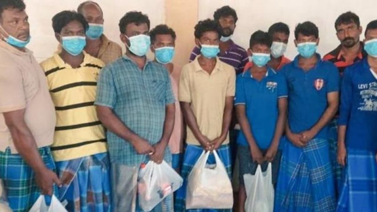 இந்தியாவிடம் 18 ஆயிரம் கோடி கடன் வாங்கும் இலங்கைகாரன் கொடுமை தாங்க முடியல.. திரும்பி வந்த மீனவர்கள் கதறல்.