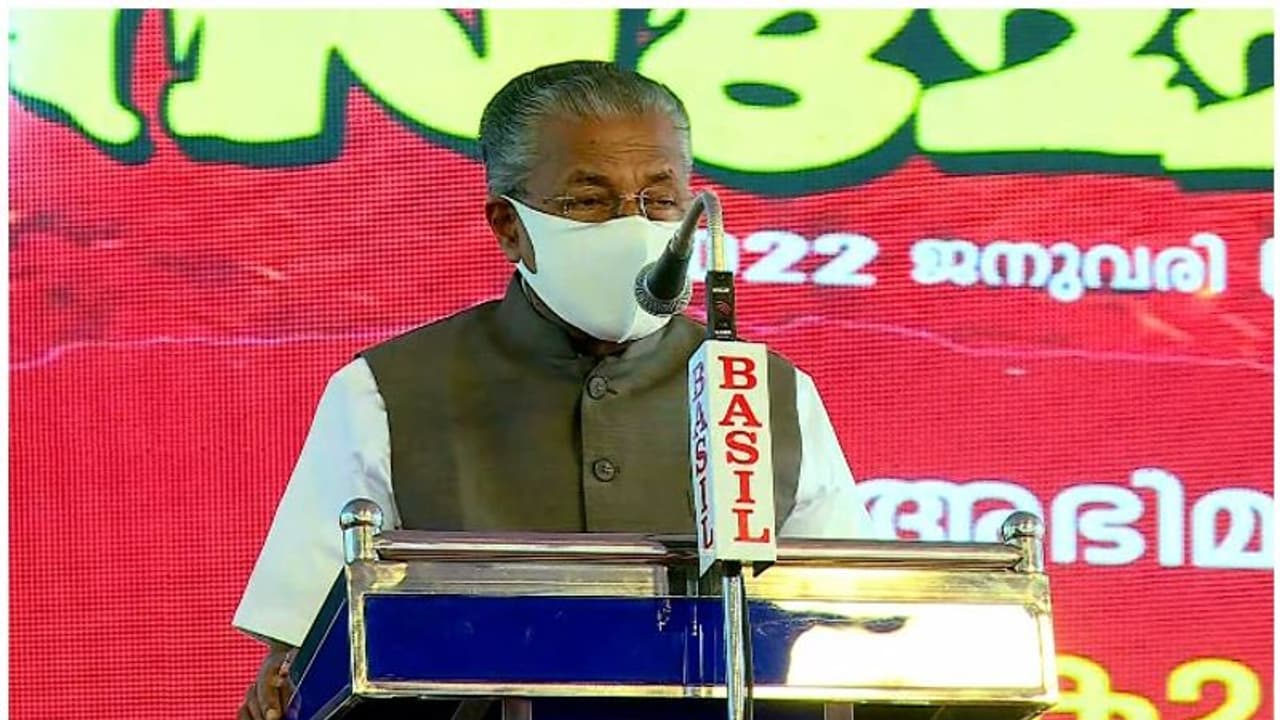 Silver Line : 'കല്ല് പിഴുതെറിഞ്ഞാലും പദ്ധതി നടപ്പാക്കും'; സില്‍വര്‍ലൈനില്‍ പിന്നോട്ടില്ലെന്ന് മുഖ്യമന്ത്രി