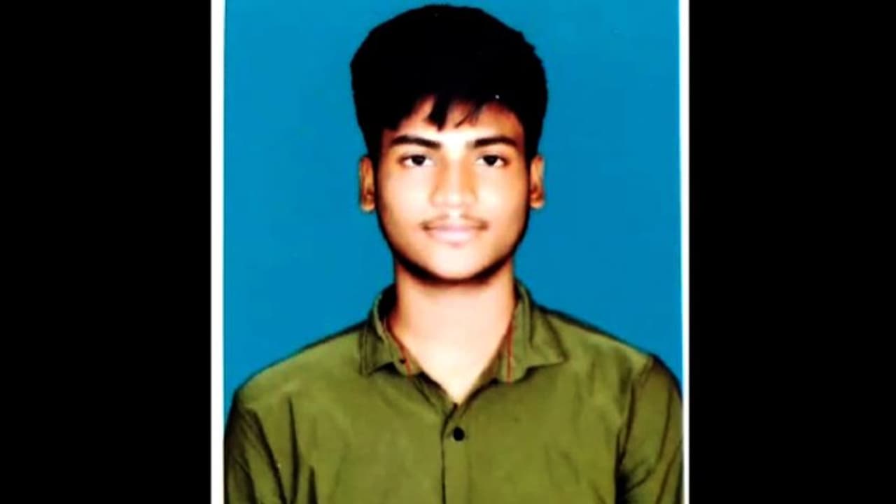 அவனே போன பிறகு நான் ஏன் வாழனும்.. அதே நாளில்.. தற்கொலை செய்த மாணவன்..திருவள்ளூரில் அதிர்ச்சி அவனே போன பிறகு நான் ஏன் வாழனும்.. அதே நாளில்.. தற்கொலை செய்த மாணவன்..திருவள்ளூரில் அதிர்ச்சி