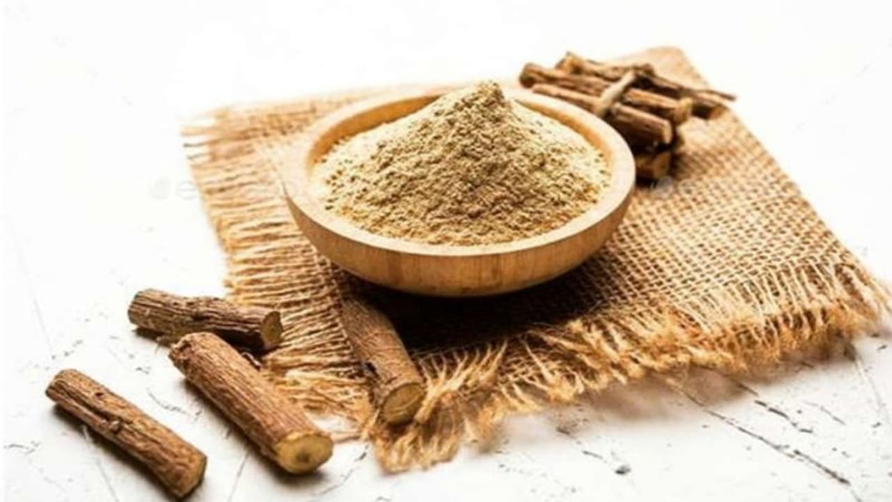 அம்மாடியோவ்! அரை டீஸ்பூன் அதிமதுரம் பொடியில் இத்தனை ஆரோக்கிய நன்மைகளா... அம்மாடியோவ்! அரை டீஸ்பூன் அதிமதுரம் பொடியில் இத்தனை ஆரோக்கிய நன்மைகளா...